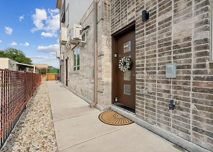 Charming 2bd Townhouse In The Heart Of Fortworth *